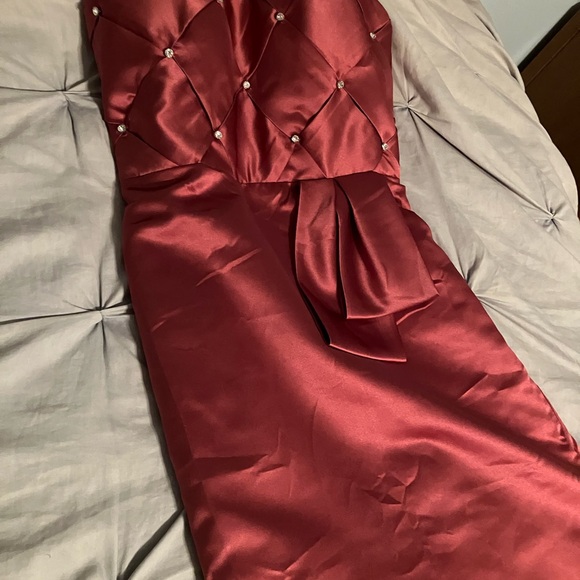 Trumpet/Mermaid Strapless Floor-Length Mother of the Bride Dress
Never Worn! - Picture 5 of 8